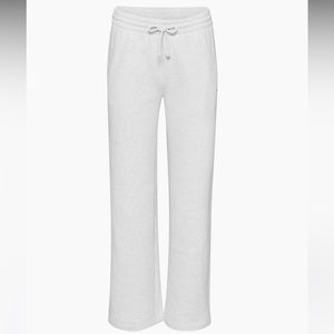 Aritzia - Cozy Fleece Boyfriend Basic Wide Sweatpant